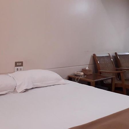 Taim Phyu Hotel Mandalay Exteriör bild