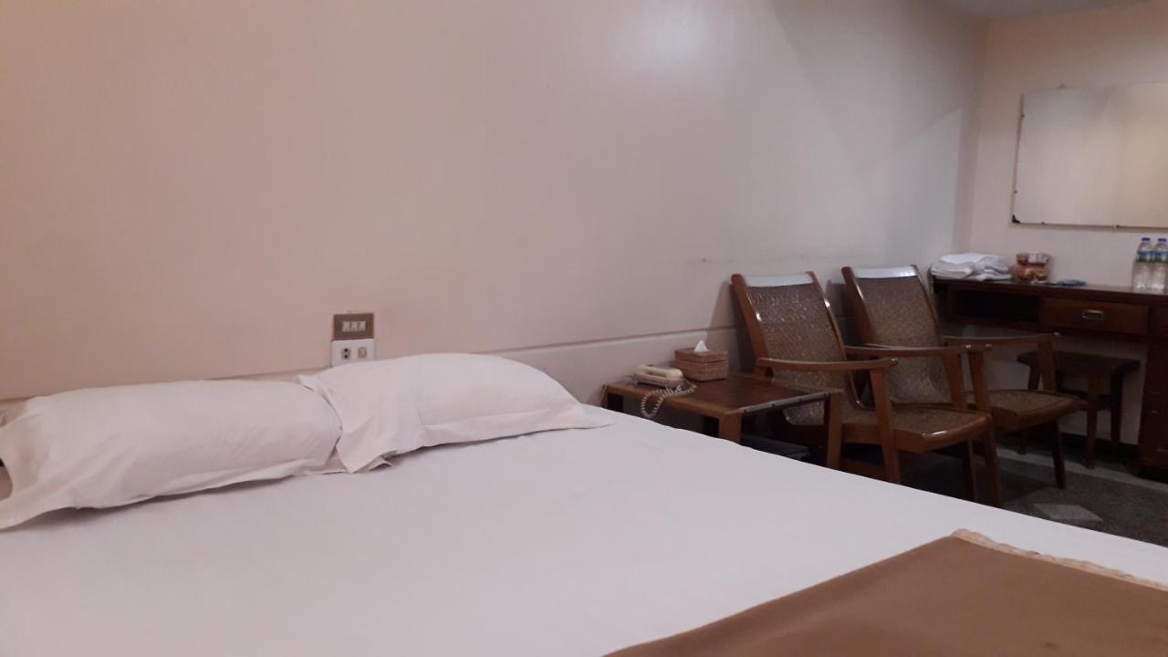 Taim Phyu Hotel Mandalay Exteriör bild