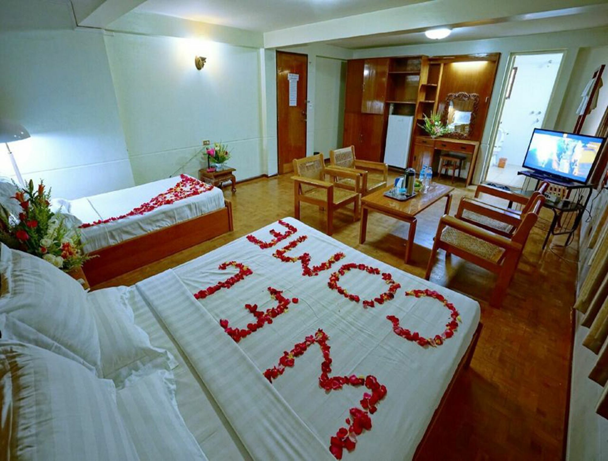 Taim Phyu Hotel Mandalay Exteriör bild